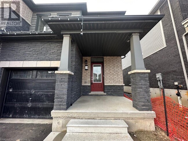 23 Amos Ave in Brantford, ON - Building Photo - Building Photo