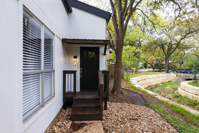 1913 Lightsey Rd in Austin, TX - Foto de edificio - Building Photo