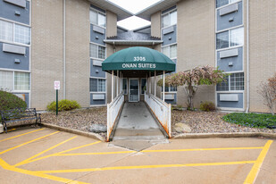 3305 Sunset Ave in Waukegan, IL - Building Photo