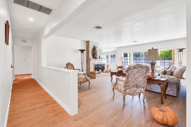 7121 Arizona Ave in Los Angeles, CA - Building Photo - Building Photo