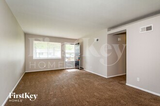 755 Tyson Dr in Florissant, MO - Building Photo - Building Photo