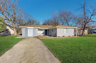 421 Alcorn Ave in Dallas, TX - Foto de edificio - Building Photo