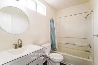 3220 Casitas Ave in Los Angeles, CA - Building Photo - Building Photo