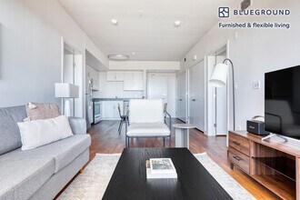 417 Centinela Ave-Unit -FL4-ID667 in Inglewood, CA - Building Photo - Building Photo