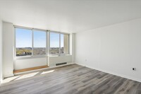 604 S Washington Sq, Unit 1113 in Philadelphia, PA - Building Photo - Building Photo