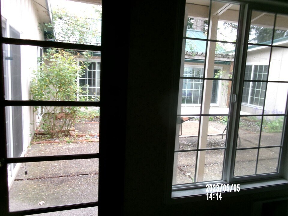 2951 NW Hayes Ave in Corvallis, OR - Building Photo
