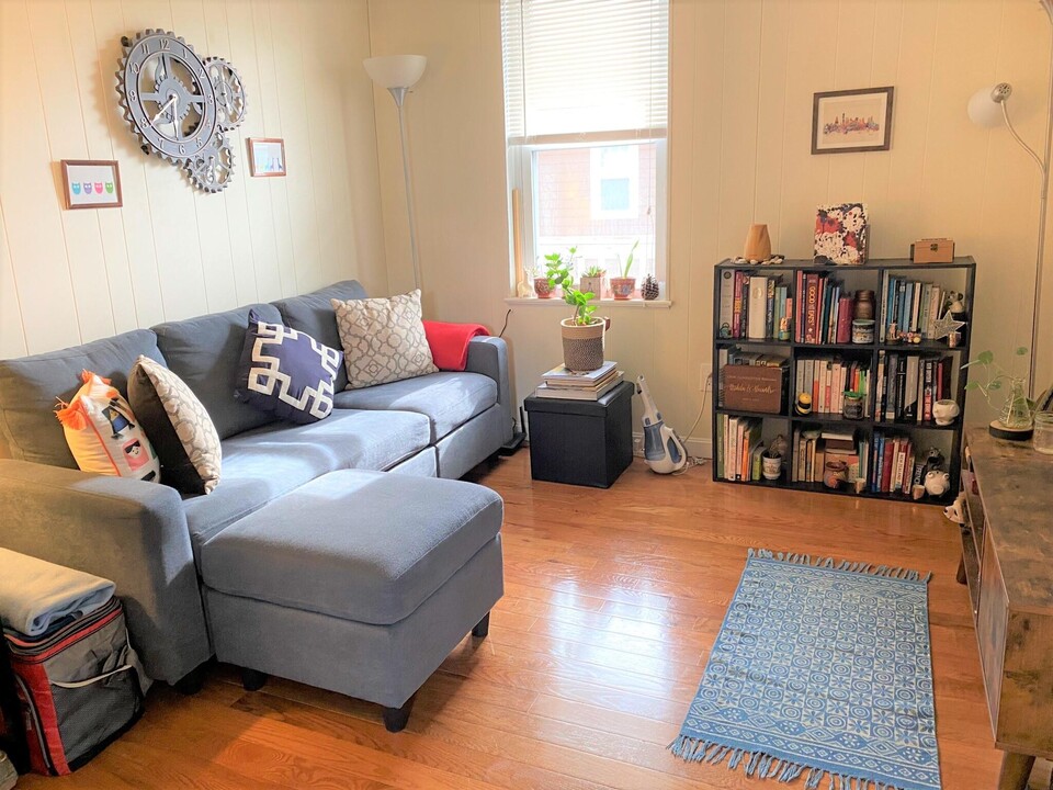 57 Cedar St, Unit #2 in Cambridge, MA - Foto de edificio