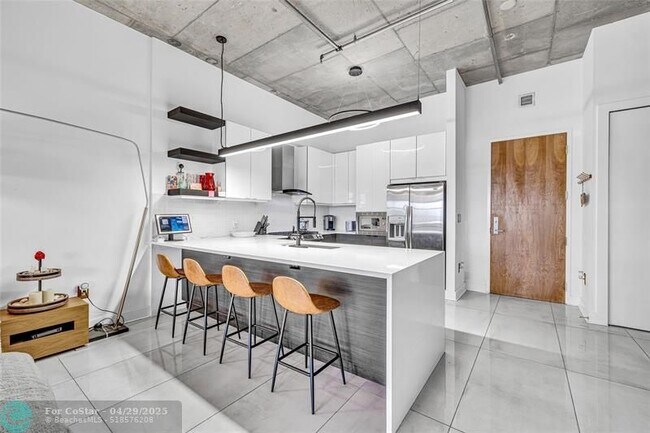 411 NW 1st Ave in Fort Lauderdale, FL - Building Photo - Building Photo
