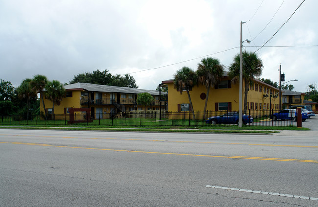 Towncenter Terrace Apartments in Orlando, FL - Foto de edificio - Building Photo