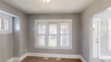 55 Poland Ave, Unit 314 in Struthers, OH - Building Photo - Building Photo