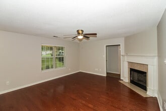 3412 Pendulum Dr E in Hernando, MS - Building Photo - Building Photo