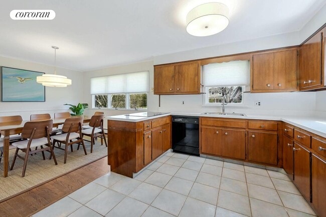 51 Gansett Ln in Amagansett, NY - Building Photo - Building Photo
