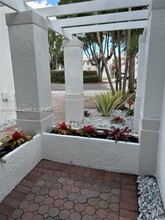 6444 NW 109th Ave in Doral, FL - Building Photo - Building Photo