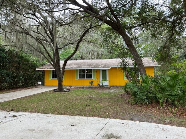 110 Park St in Inglis, FL - Building Photo - Building Photo