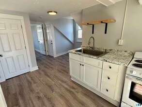 205 Shaw St in New London, CT - Building Photo - Building Photo
