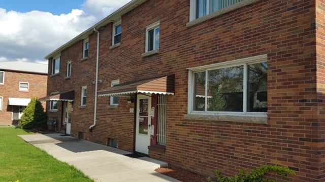 636 Kenmore Ave, Unit Upper