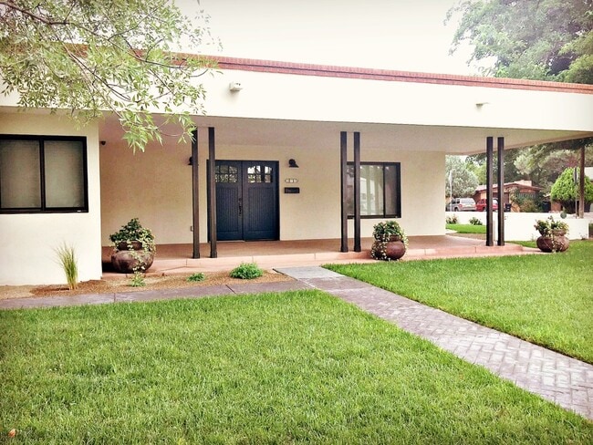 property at 512 Laguna Blvd SW