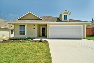 224 Rollingwood Dr in San Marcos, TX - Building Photo