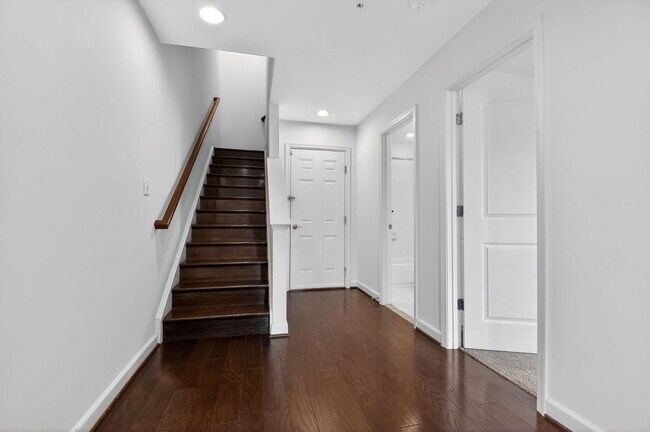 7419 Wood Mdw Wy in Lanham, MD - Building Photo - Building Photo