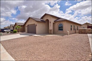 3744 Loma Adriana in El Paso, TX - Building Photo