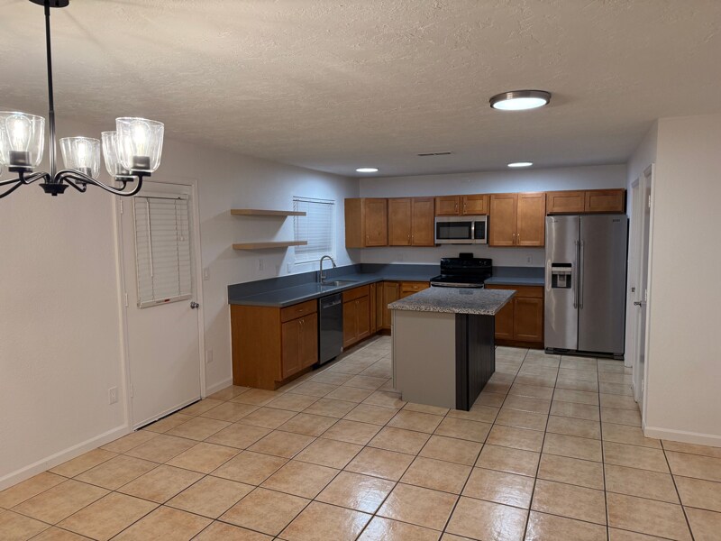 807 W Palomino Dr in Chandler, AZ - Building Photo