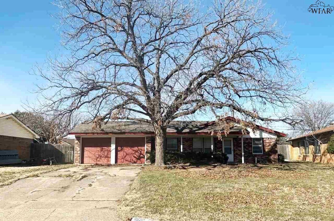 4620 Dennis Blvd in Wichita Falls, TX - Building Photo