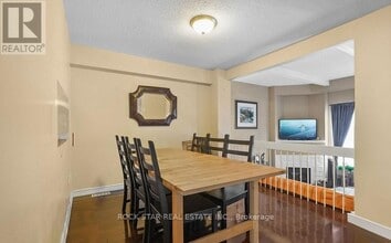 70 Upper Canada Dr in Toronto, ON - Building Photo - Building Photo