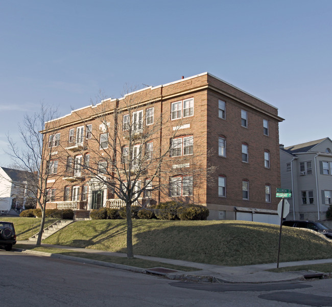 525 Brookside Dr in Dayton, OH - Foto de edificio - Building Photo