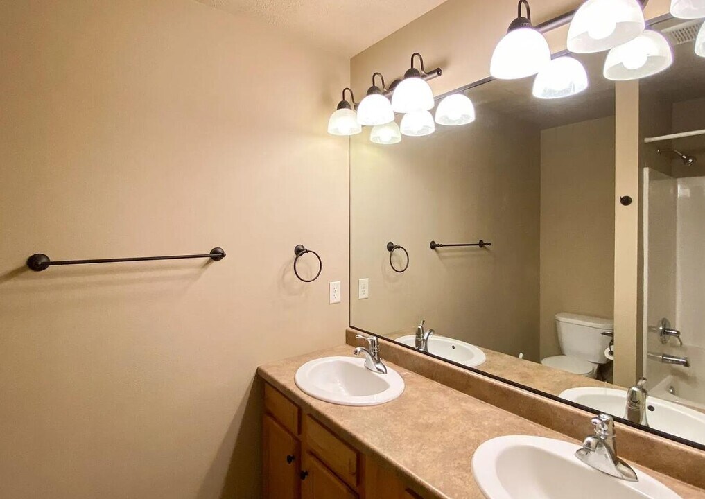 3604 W 93rd St in Sioux Falls, SD - Building Photo