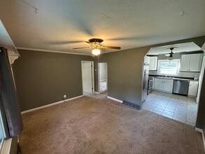 2690 Hatton Rd in Auburn Hills, MI - Building Photo - Building Photo