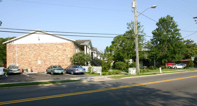 St. Charles Gardens Apartments in Jacksonville, FL - Building Photo - Building Photo