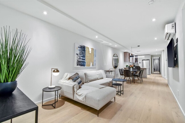 property at 1285 Rue Rachel E