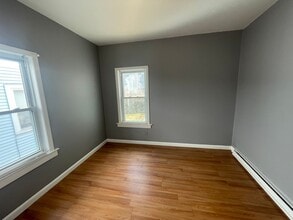 77 Fox St in Worcester, MA - Building Photo - Building Photo