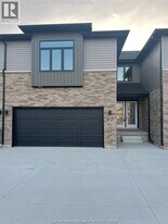 32 Betty Ct in Chatham, ON - Building Photo