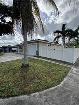 640 N 71st Terrace in Hollywood, FL - Building Photo