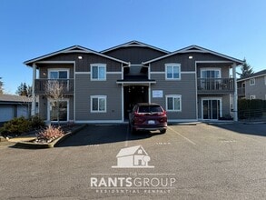 304 Longmire St SE in Yelm, WA - Building Photo - Building Photo