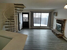 7434 72nd Ln N in Brooklyn Park, MN - Building Photo