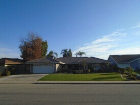 9501 Laurel Oak Way in Bakersfield, CA - Building Photo