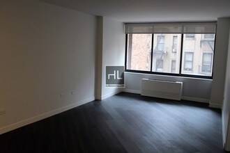 250 E Houston St-Unit -3J in New York, NY - Building Photo - Building Photo