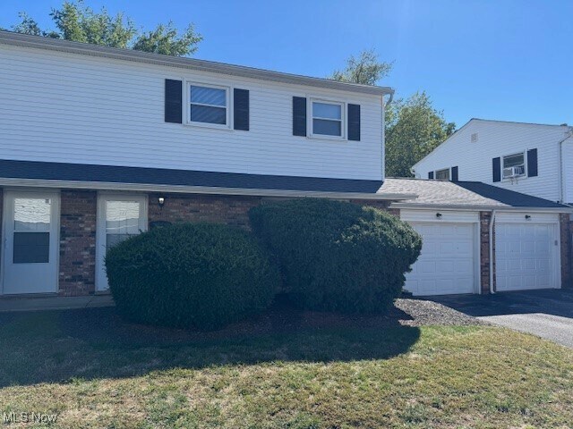 7191 Hart St in Mentor, OH - Building Photo