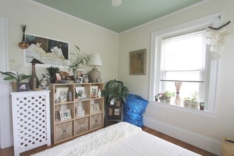 592 Washington St in Brookline, MA - Foto de edificio - Building Photo