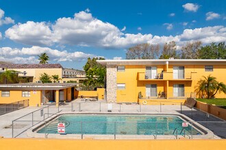 North Hill Apartments in Miami, FL - Building Photo - Building Photo