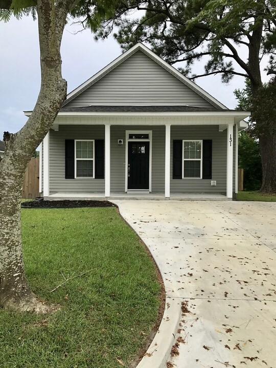 131 Sanders St in Jacksonville, NC - Building Photo