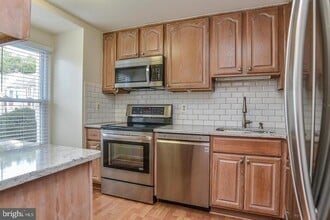 11293 Silentwood Ln in Reston, VA - Building Photo - Building Photo