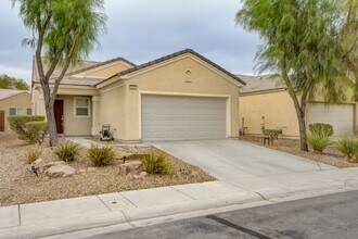 3320 Fire Eye Way in North Las Vegas, NV - Foto de edificio - Building Photo