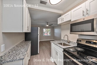 10814 Navajo Dr in St. Petersburg, FL - Building Photo - Building Photo