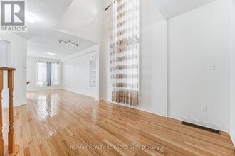 4 Rocky Point Crescent in Brampton, ON - Building Photo - Building Photo