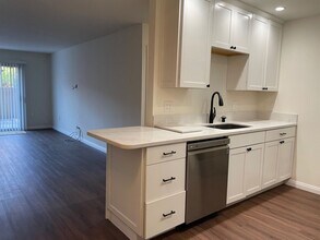 6600 Warner Ave in Huntington Beach, CA - Building Photo - Building Photo