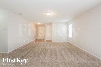 11325 Arches Dr in Indianapolis, IN - Foto de edificio - Building Photo