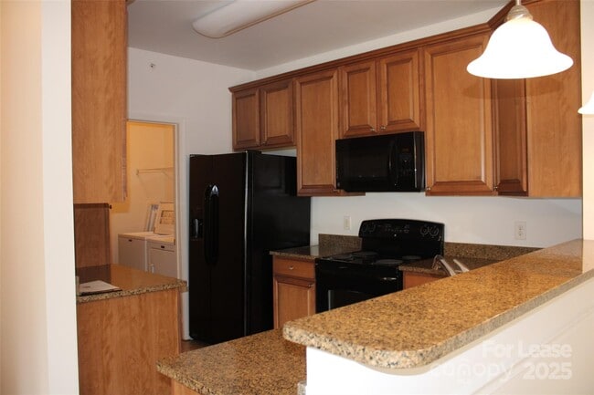 19844 Deer Valley Dr in Cornelius, NC - Foto de edificio - Building Photo